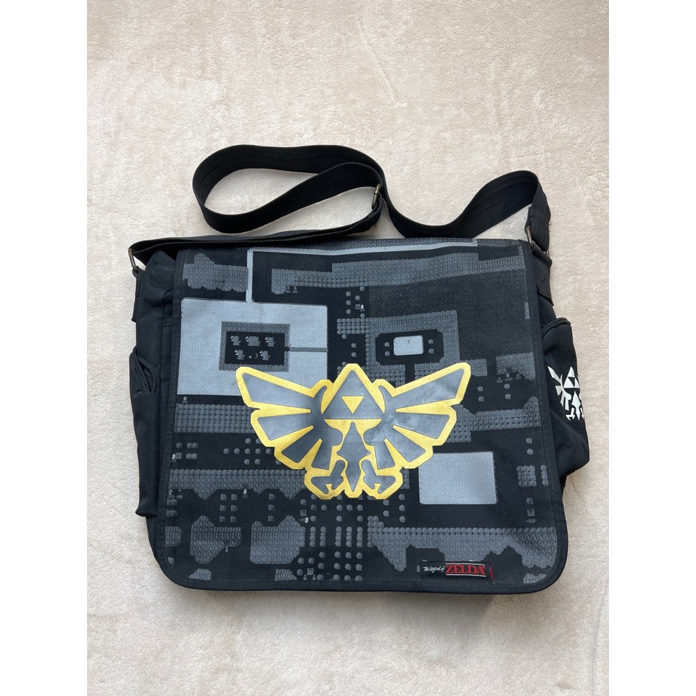 Legends of Zelda Bioworld Messenger Bag Black 8-Bit Map Triforce Nintendo 2008